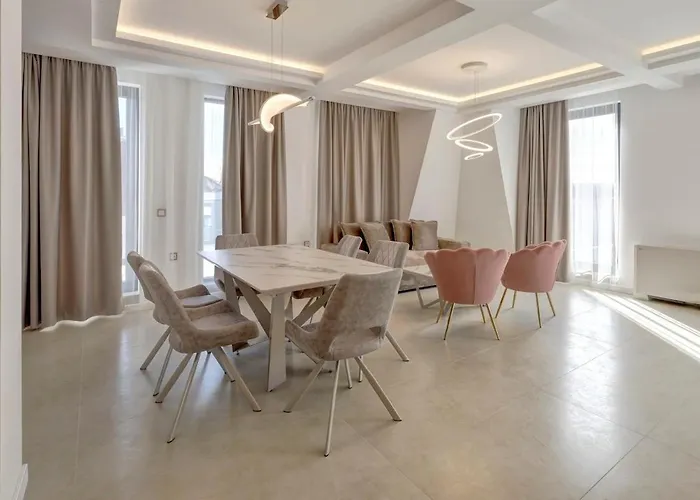 Luxury One Bedroom In וארנה