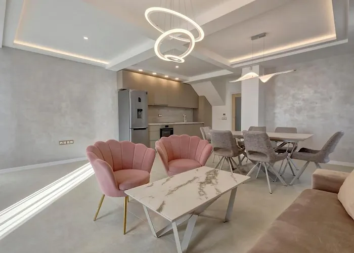 Luxury One Bedroom In * וארנה